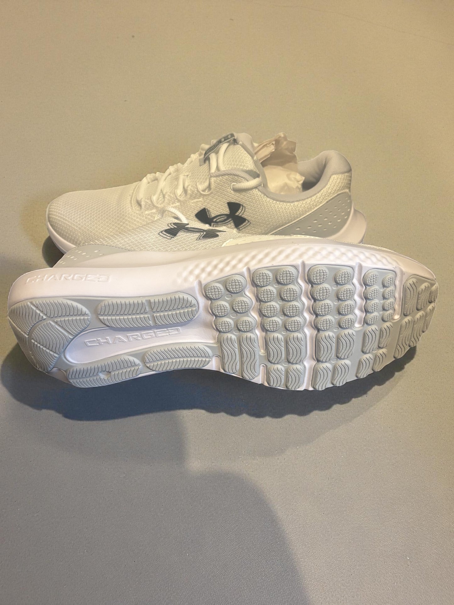Under Armor Charged Surge 4 White