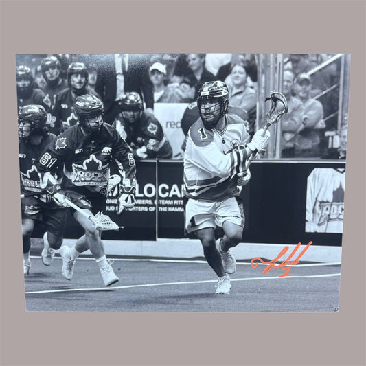 Tehoka Nanticoke Signed Buffalo Bandits 8x10 (Black & White)