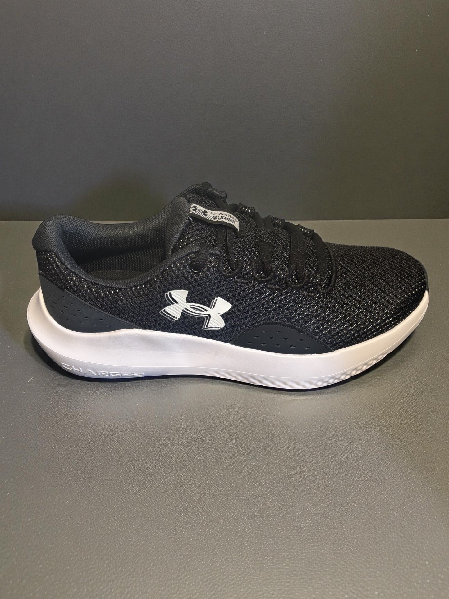 Under Armor Charged Surge 4 Black
