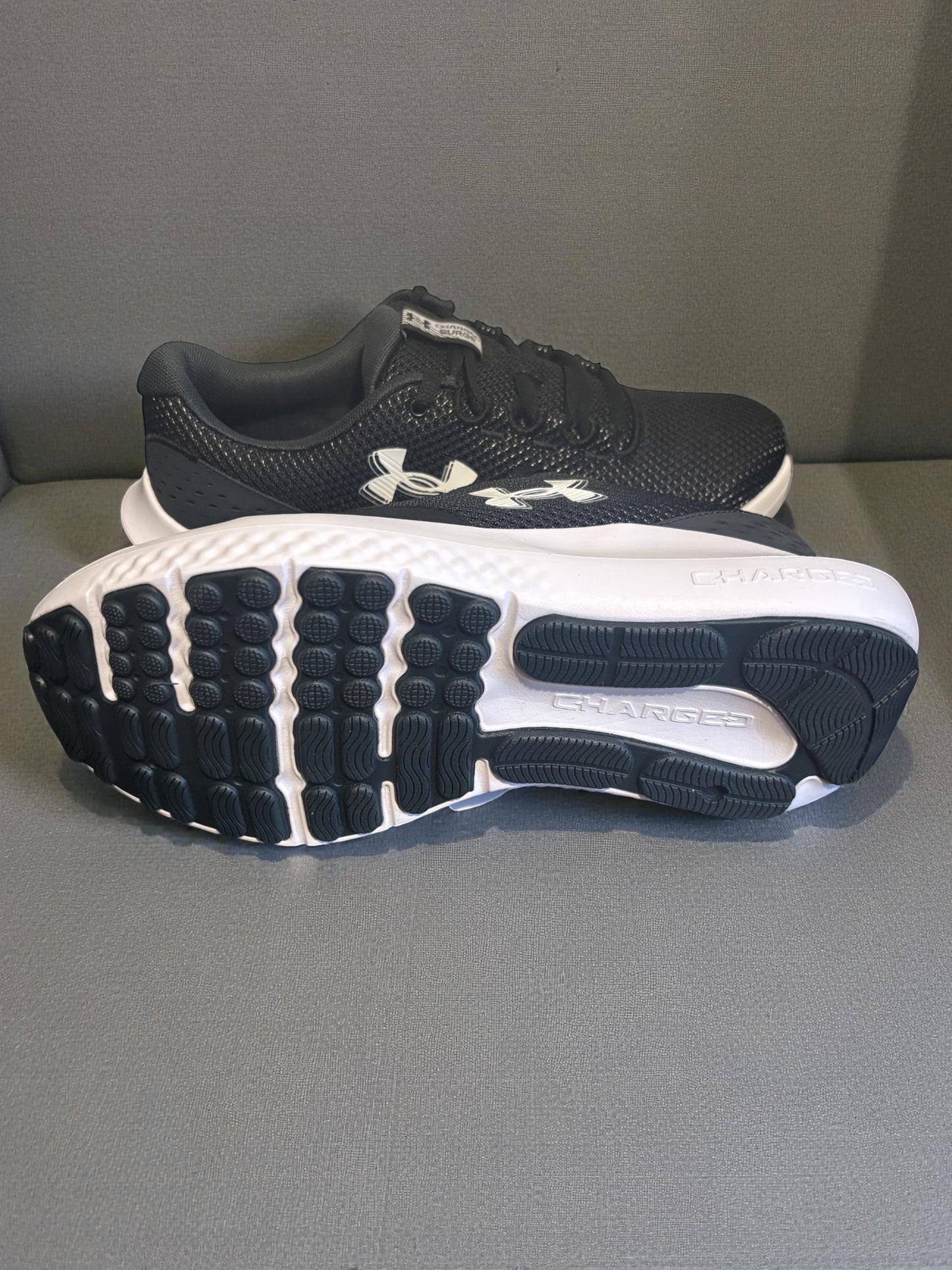 Under Armor Charged Surge 4 Black